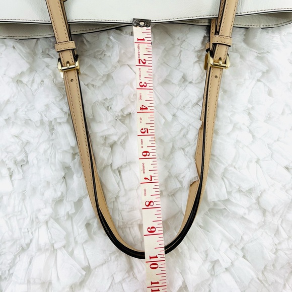 Michael Kors Jet Set Bucket Tote Bag - Picture 16 of 16